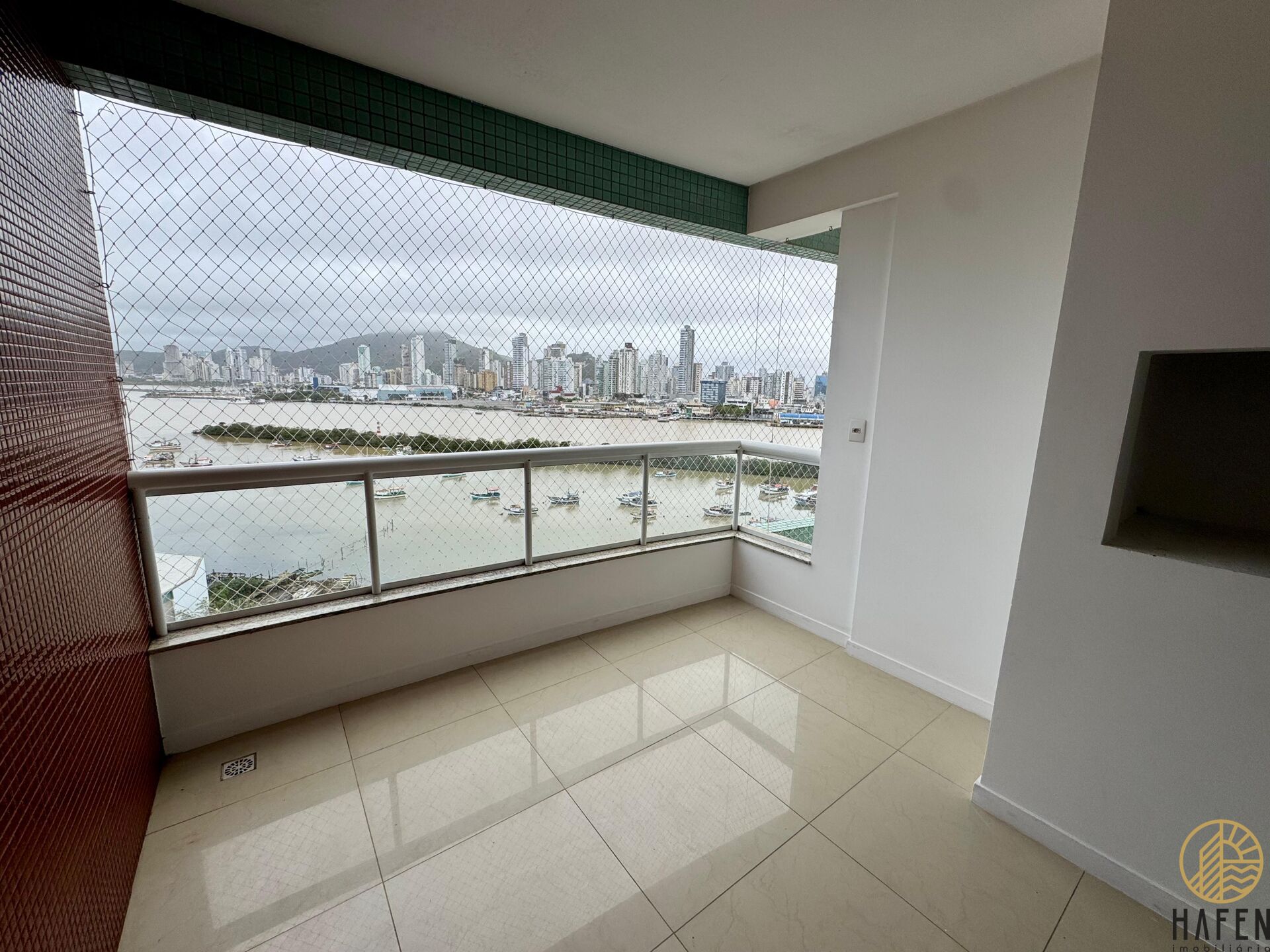 Apartamento para alugar com 3 quartos, 120m² - Foto 1