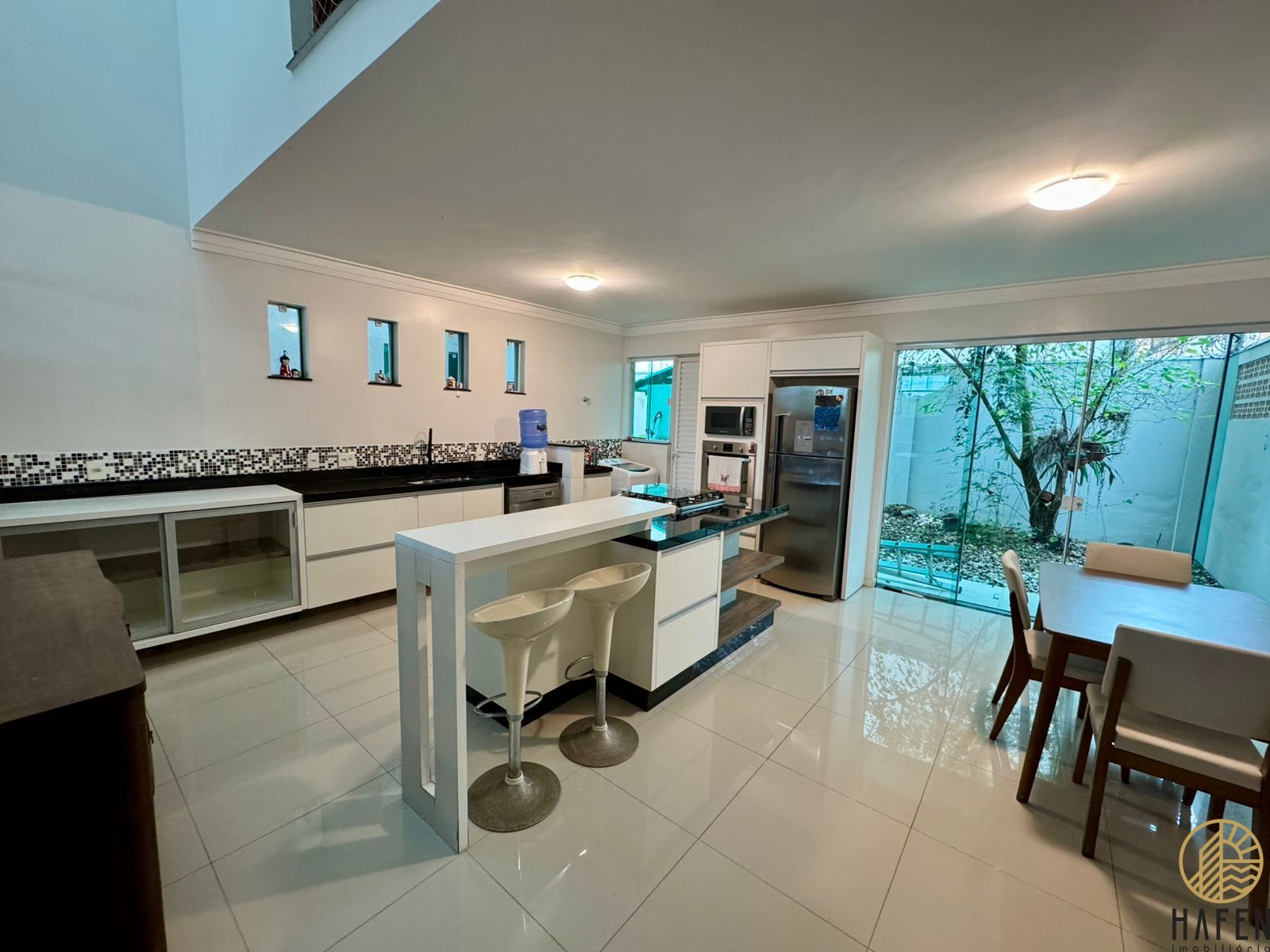 Casa para alugar com 3 quartos, 170m² - Foto 11