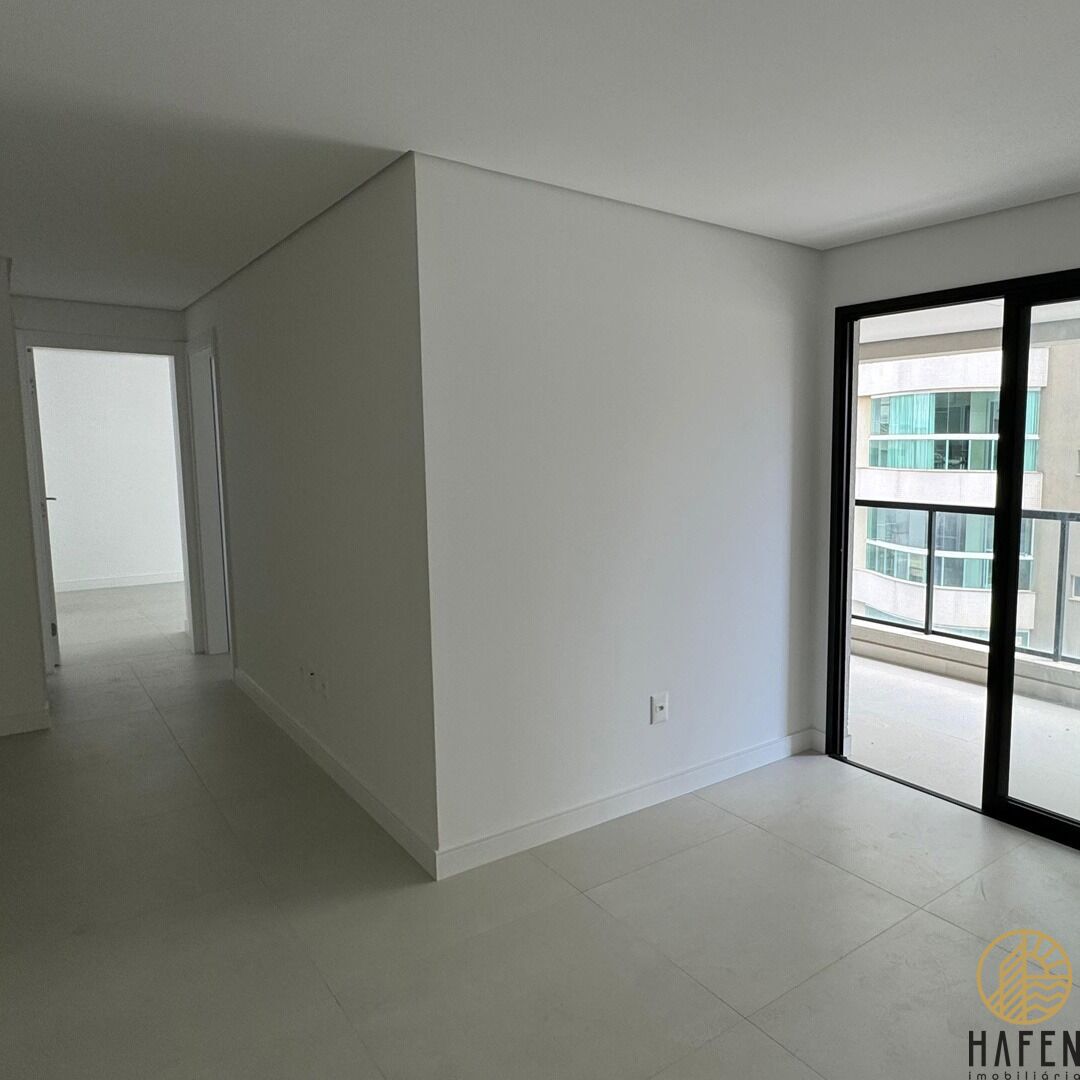Apartamento à venda com 2 quartos, 72m² - Foto 2