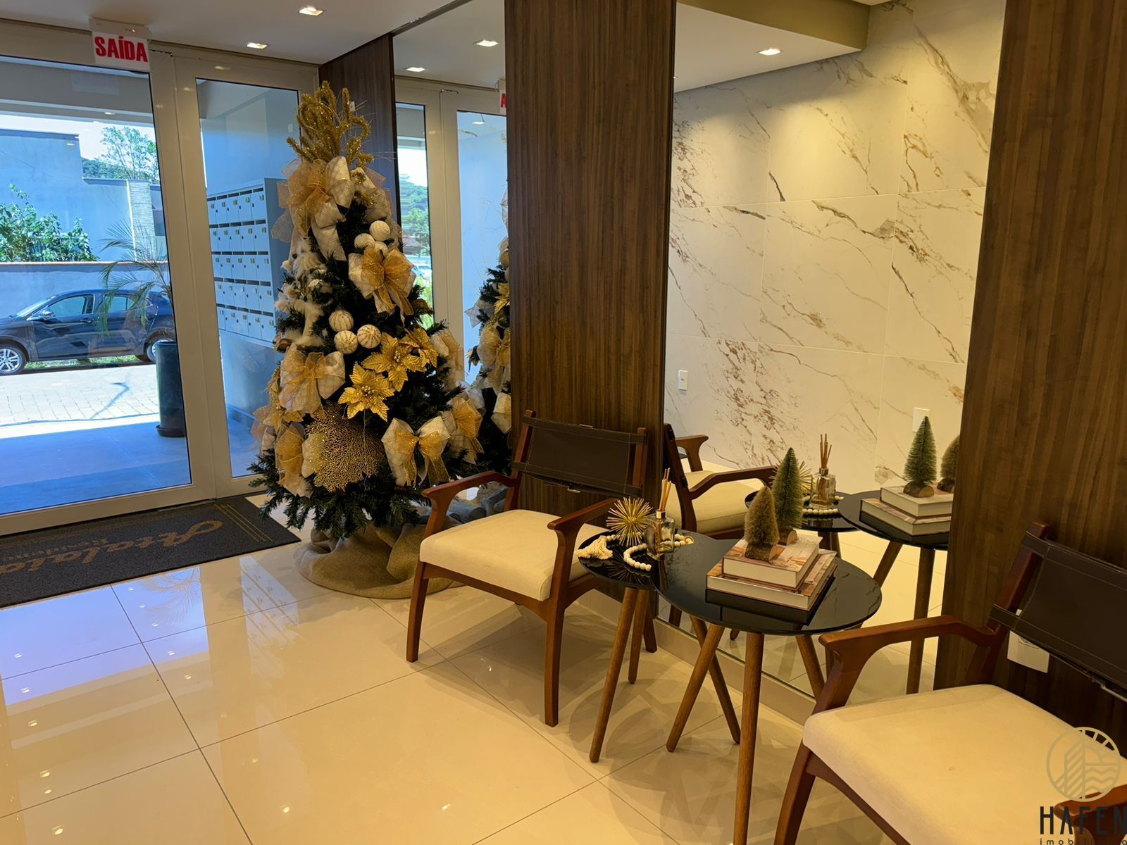 Apartamento à venda com 3 quartos, 126m² - Foto 1