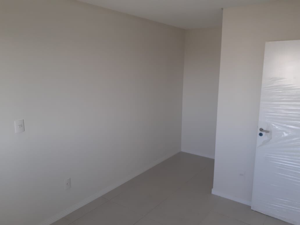 Apartamento à venda com 2 quartos, 80m² - Foto 3