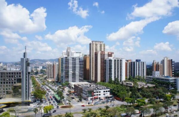 Barueri Vive Boom Imobiliário: Alphaville Lidera Expansão e Atrai Novos Investimentos