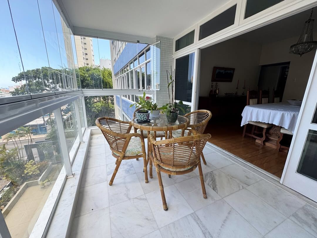 Apartamento à venda com 4 quartos, 223m² - Foto 1