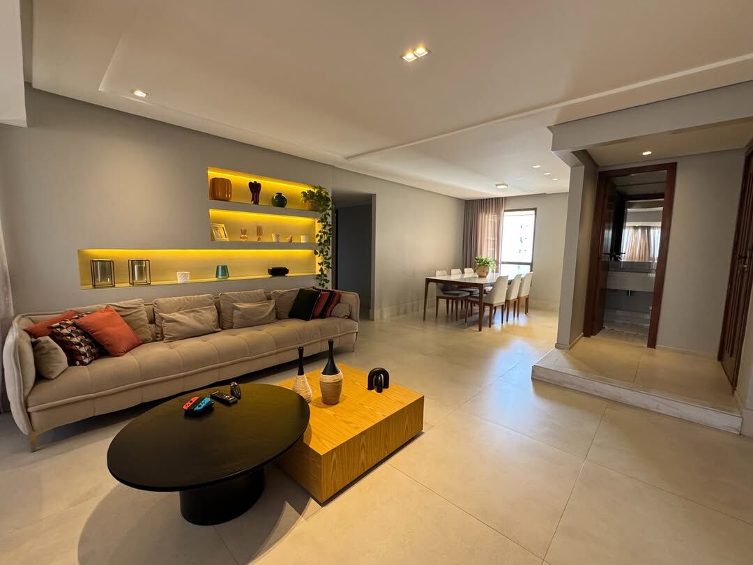 Apartamento à venda com 3 quartos, 158m² - Foto 1