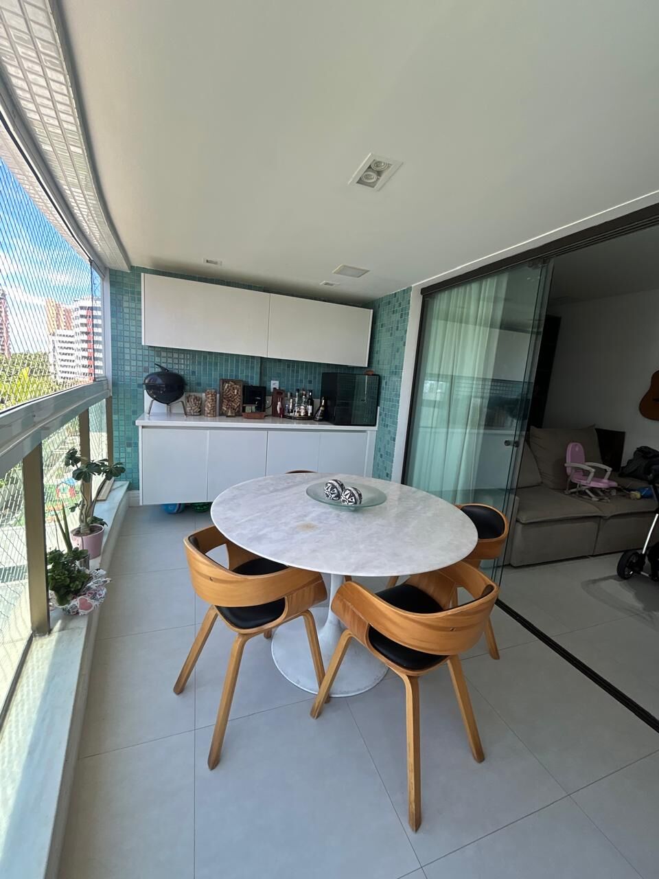 Apartamento à venda com 3 quartos, 92m² - Foto 2