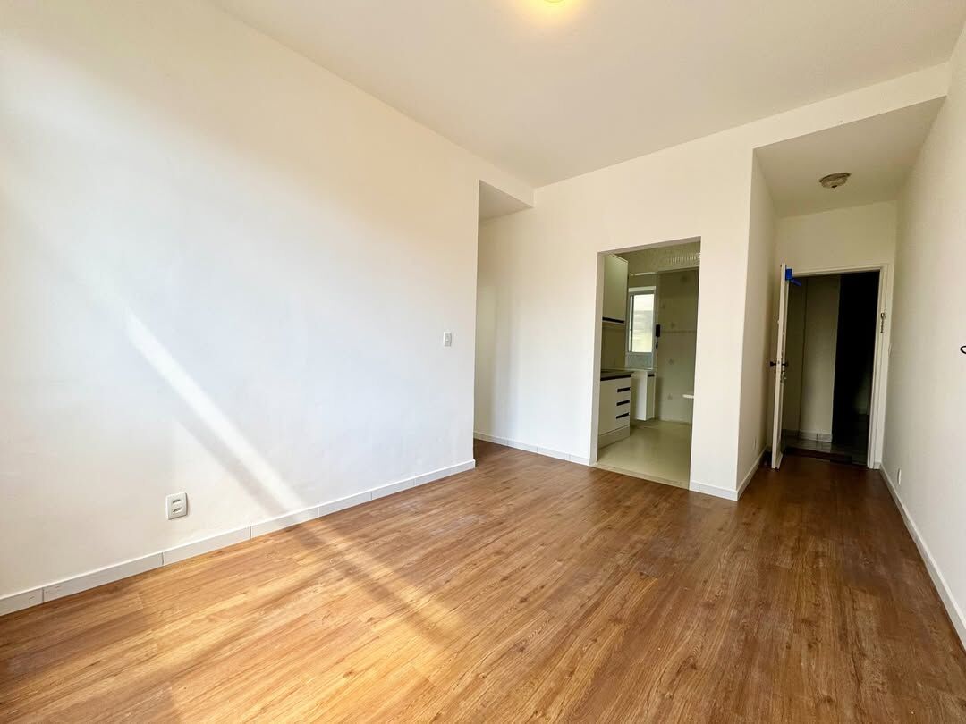 Apartamento à venda com 2 quartos, 63m² - Foto 5