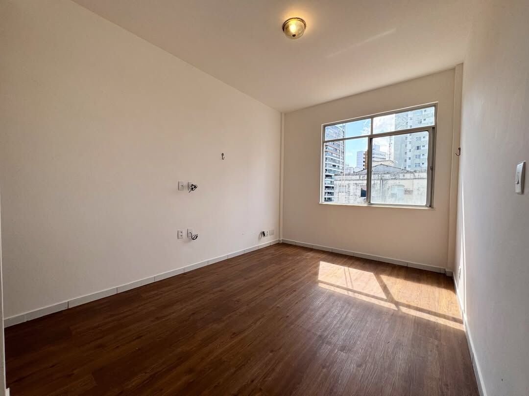 Apartamento à venda com 2 quartos, 63m² - Foto 3