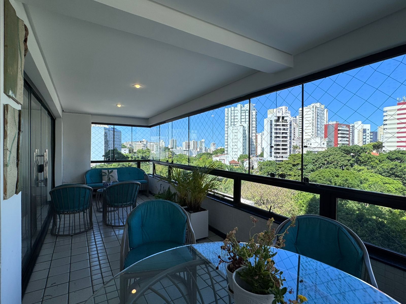 Apartamento à venda com 4 quartos, 240m² - Foto 1