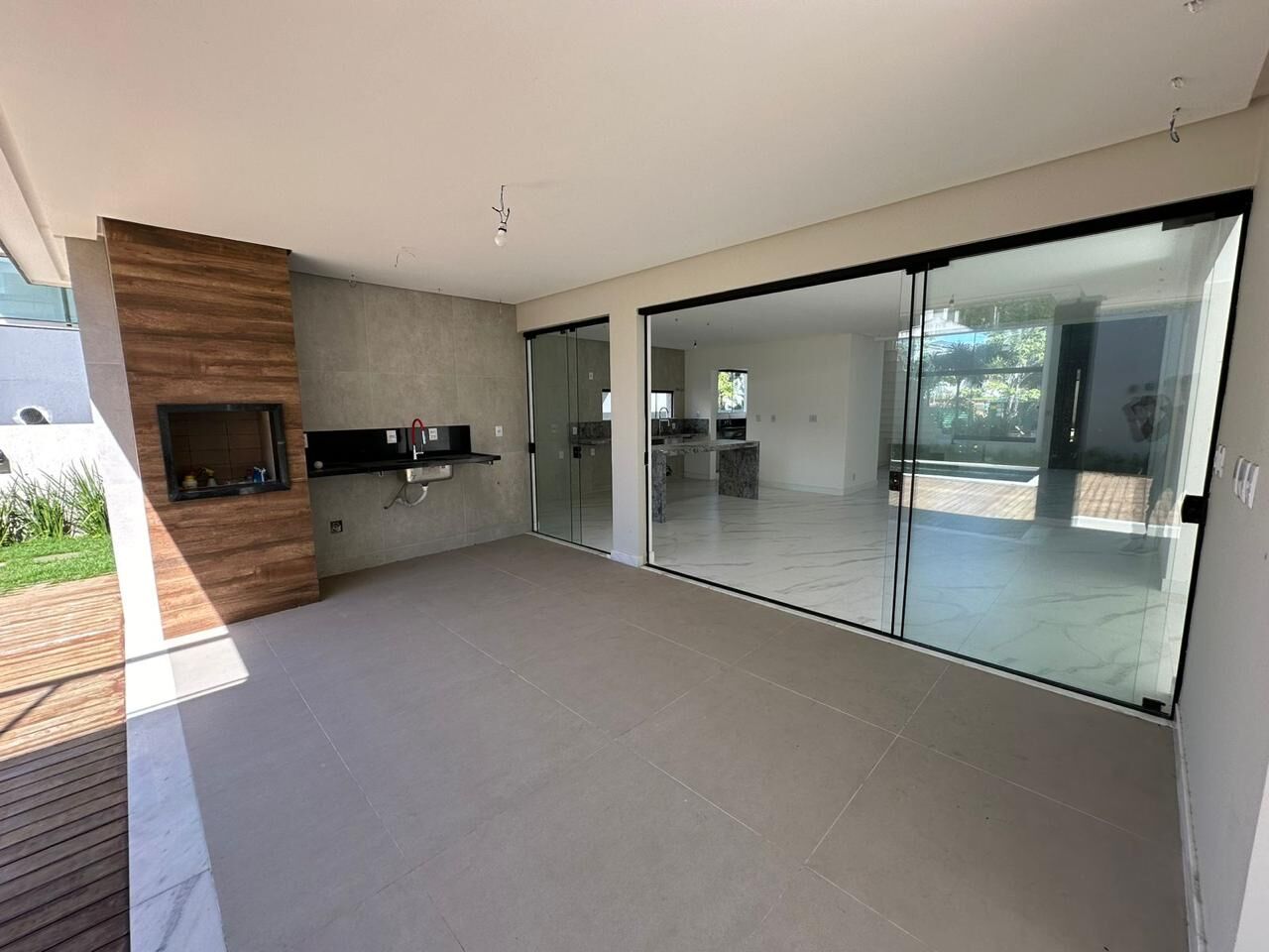 Casa à venda com 4 quartos, 345m² - Foto 21