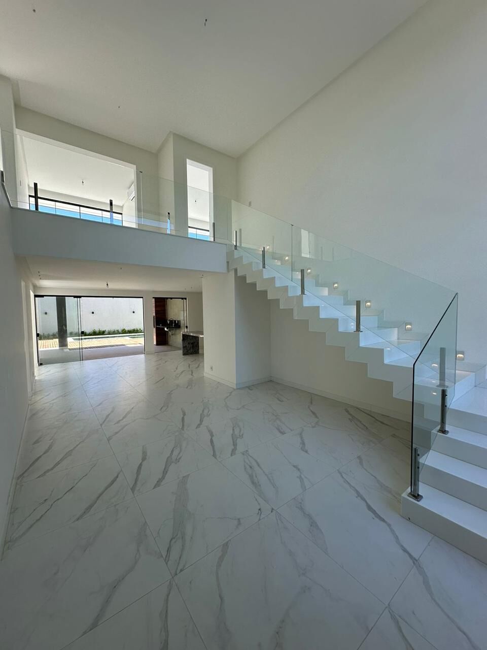 Casa à venda com 4 quartos, 345m² - Foto 8