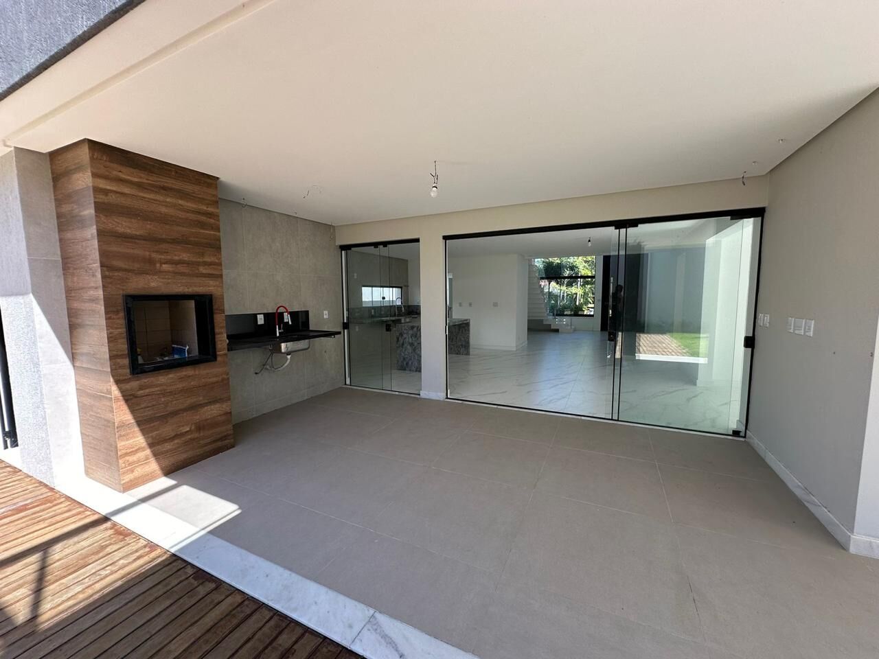 Casa à venda com 4 quartos, 345m² - Foto 18