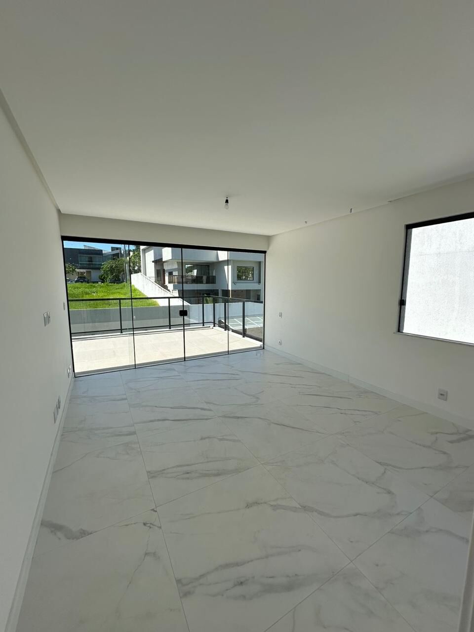 Casa à venda com 4 quartos, 345m² - Foto 15