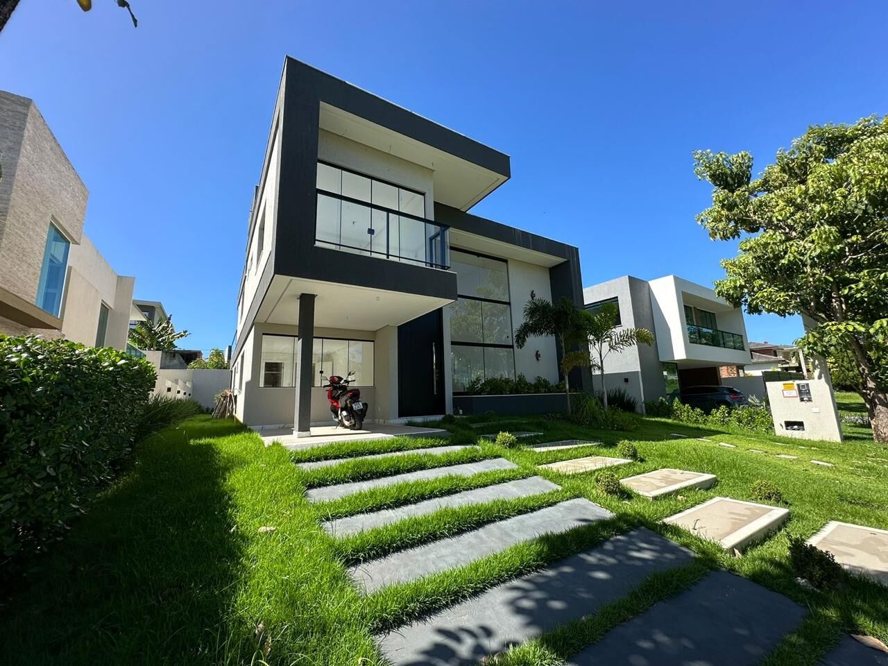 Casa à venda com 4 quartos, 345m² - Foto 2