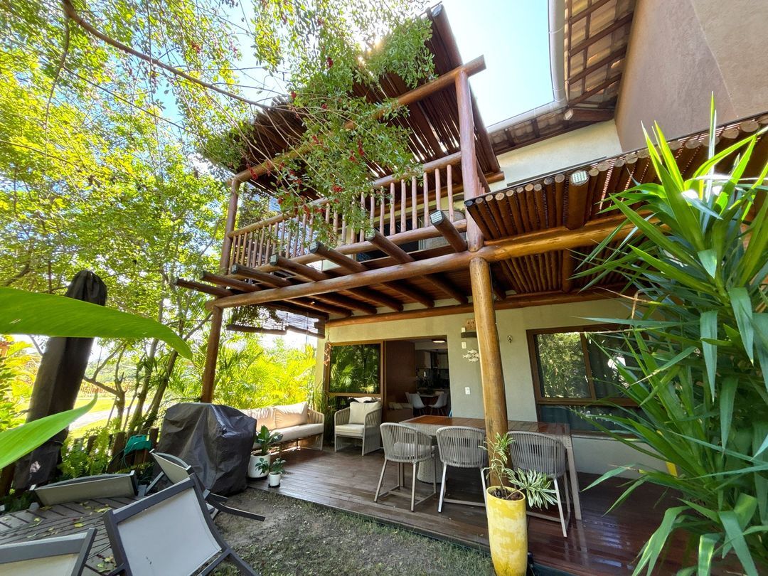 Casa à venda com 3 quartos, 141m² - Foto 1