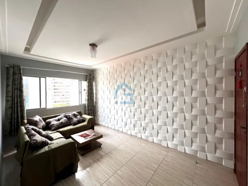 Apartamento à venda com 2 quartos, 70m² - Foto 2