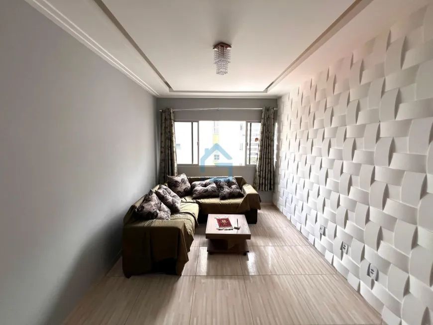 Apartamento à venda com 2 quartos, 70m² - Foto 3