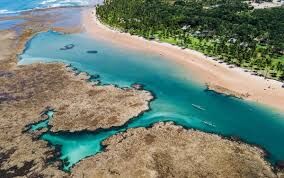 A origem do nome Maraú: dos antigos “Mayrahu” ao hype atual da Península