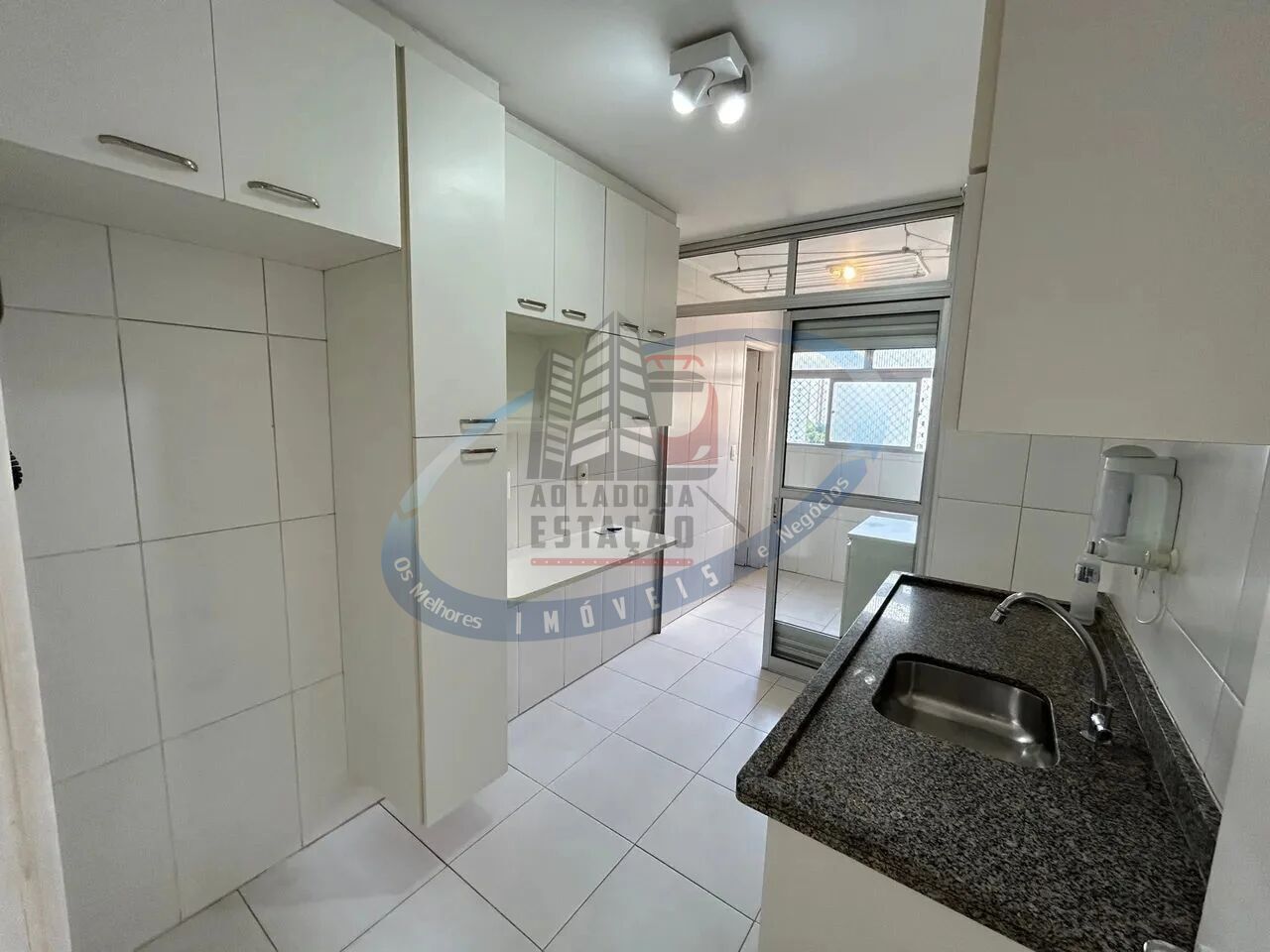 Apartamento para alugar com 3 quartos, 75m² - Foto 3