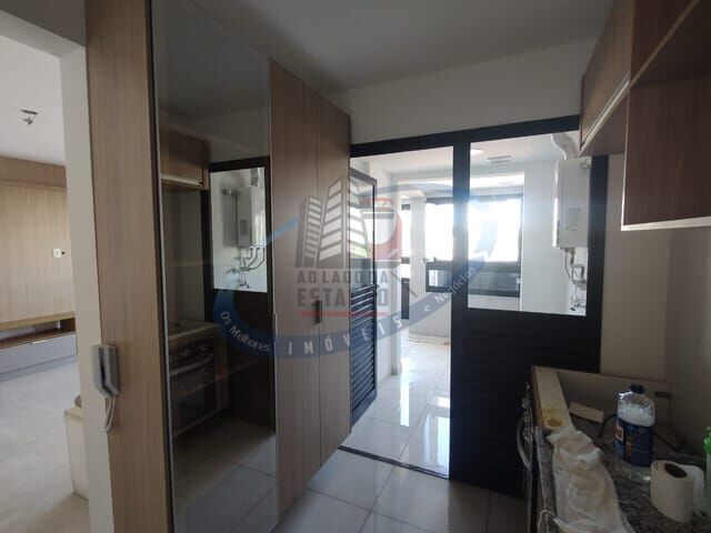 Apartamento para alugar com 3 quartos, 101m² - Foto 4