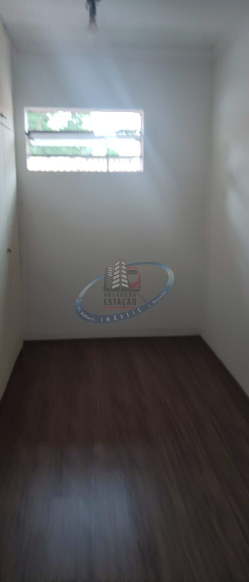 Casa à venda com 4 quartos, 500m² - Foto 4