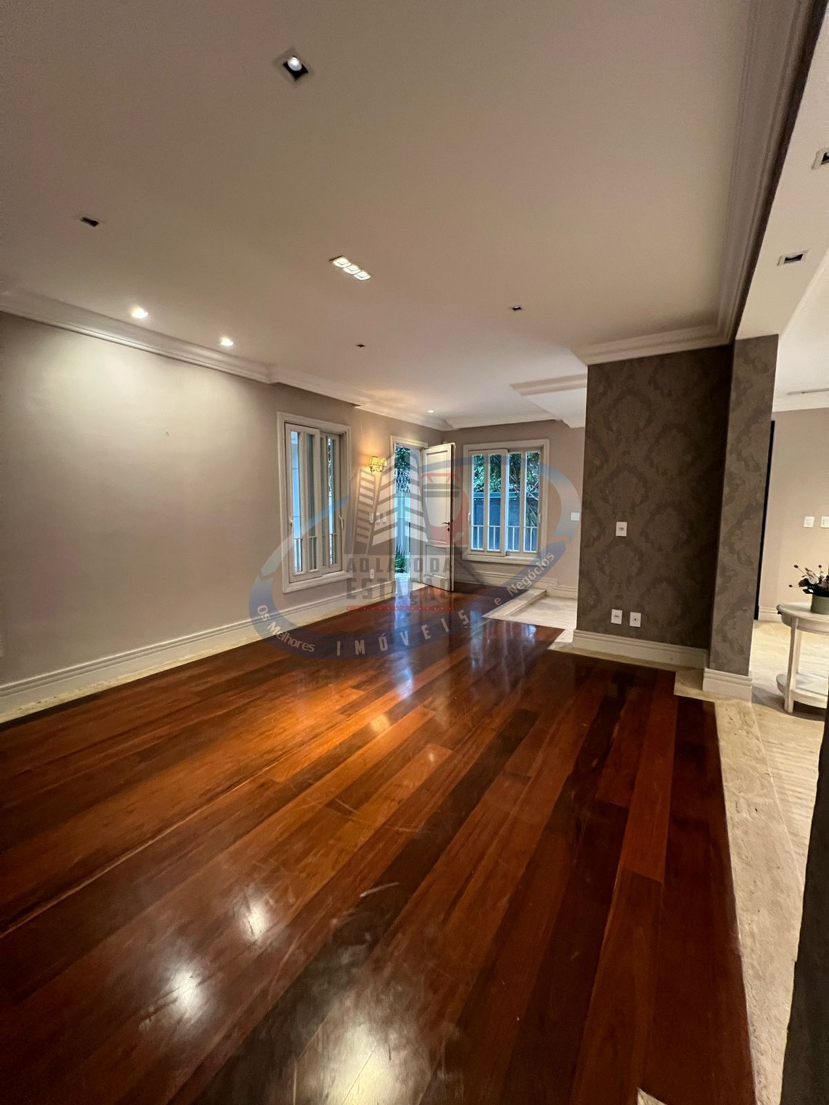 Casa para alugar com 4 quartos, 435m² - Foto 25