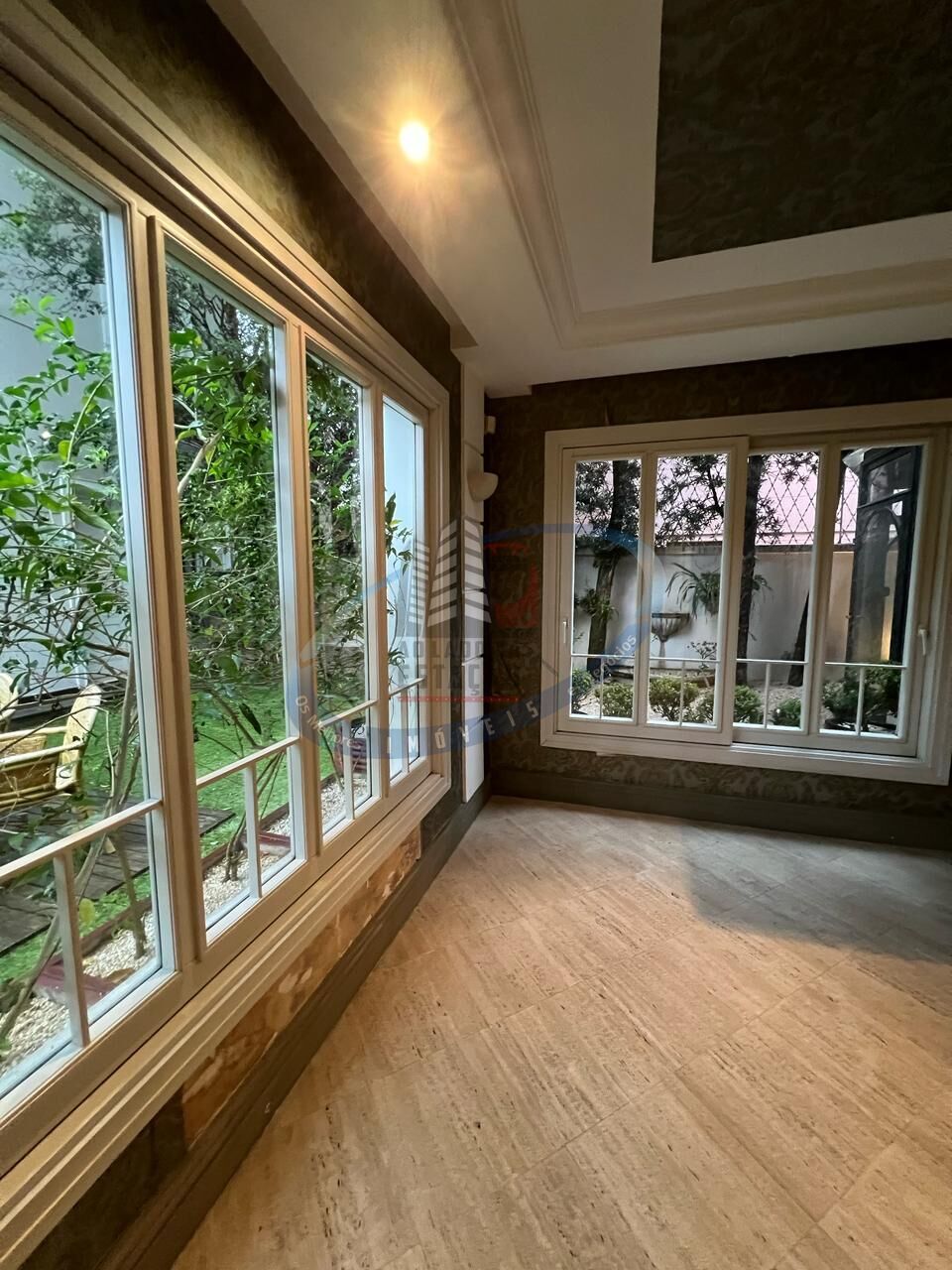 Casa para alugar com 4 quartos, 435m² - Foto 3