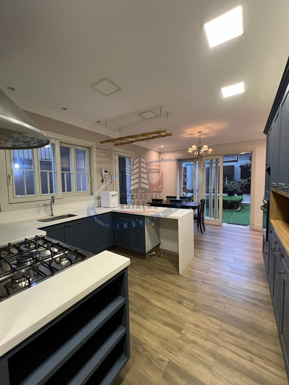 Casa para alugar com 4 quartos, 435m² - Foto 8