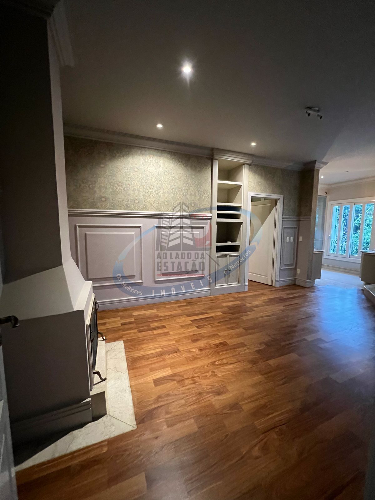 Casa para alugar com 4 quartos, 435m² - Foto 44