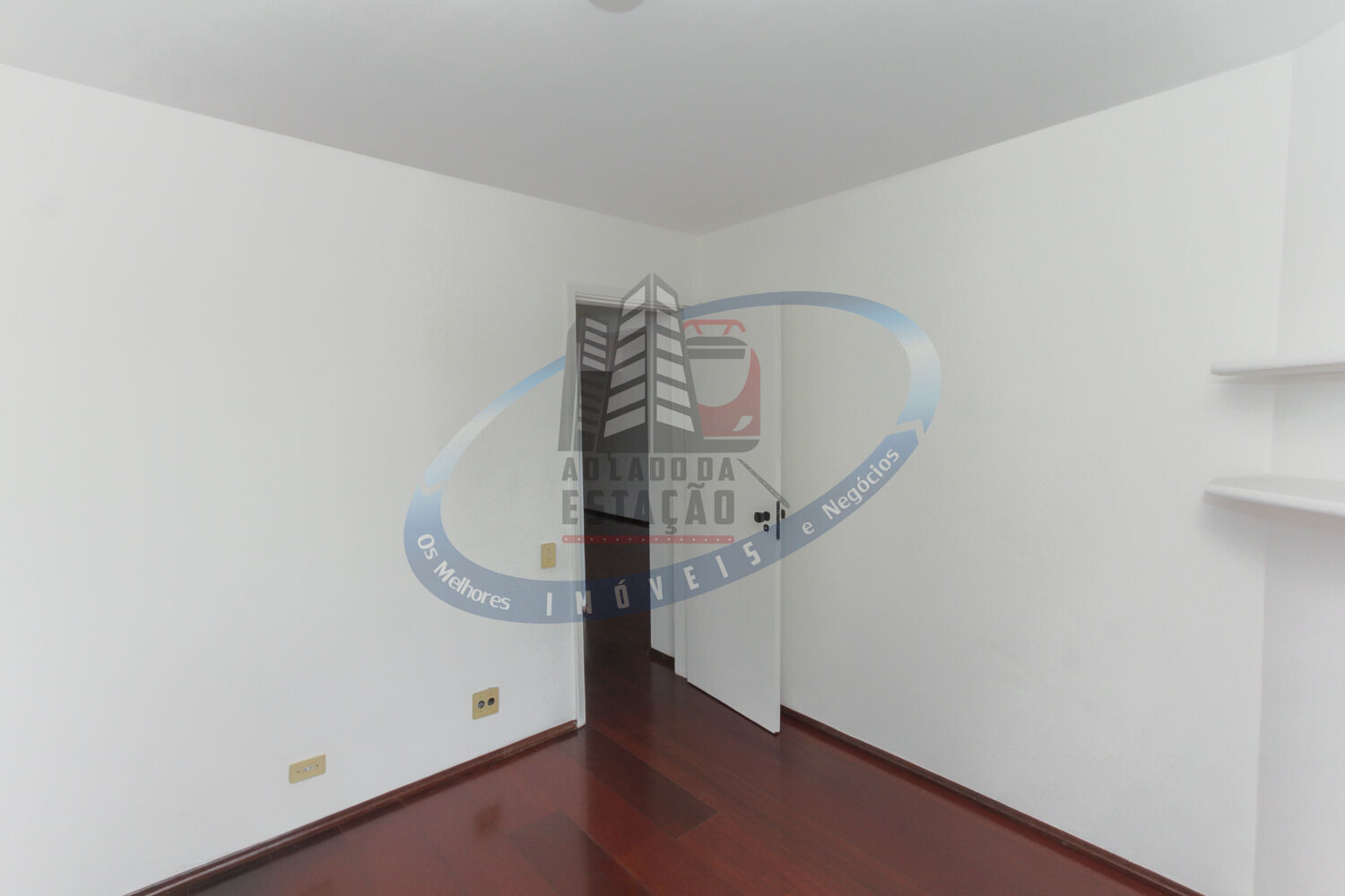 Apartamento para alugar com 2 quartos, 65m² - Foto 8