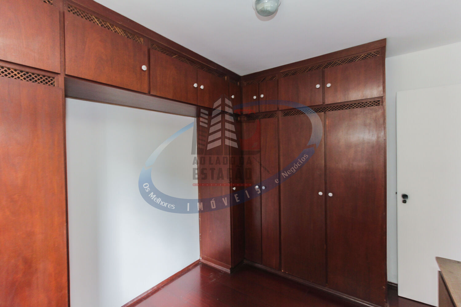 Apartamento para alugar com 2 quartos, 65m² - Foto 15
