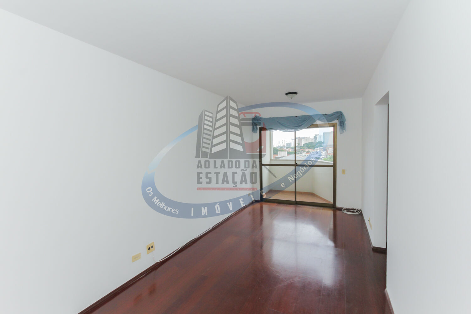 Apartamento para alugar com 2 quartos, 65m² - Foto 25