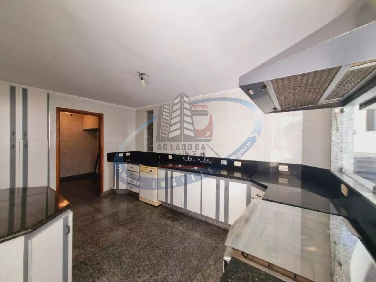 Casa para alugar com 4 quartos, 792m² - Foto 16