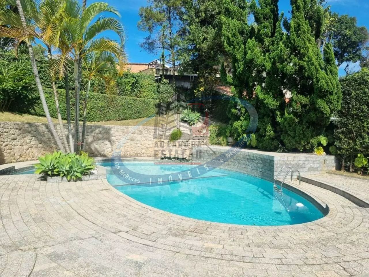 Casa para alugar com 4 quartos, 792m² - Foto 2
