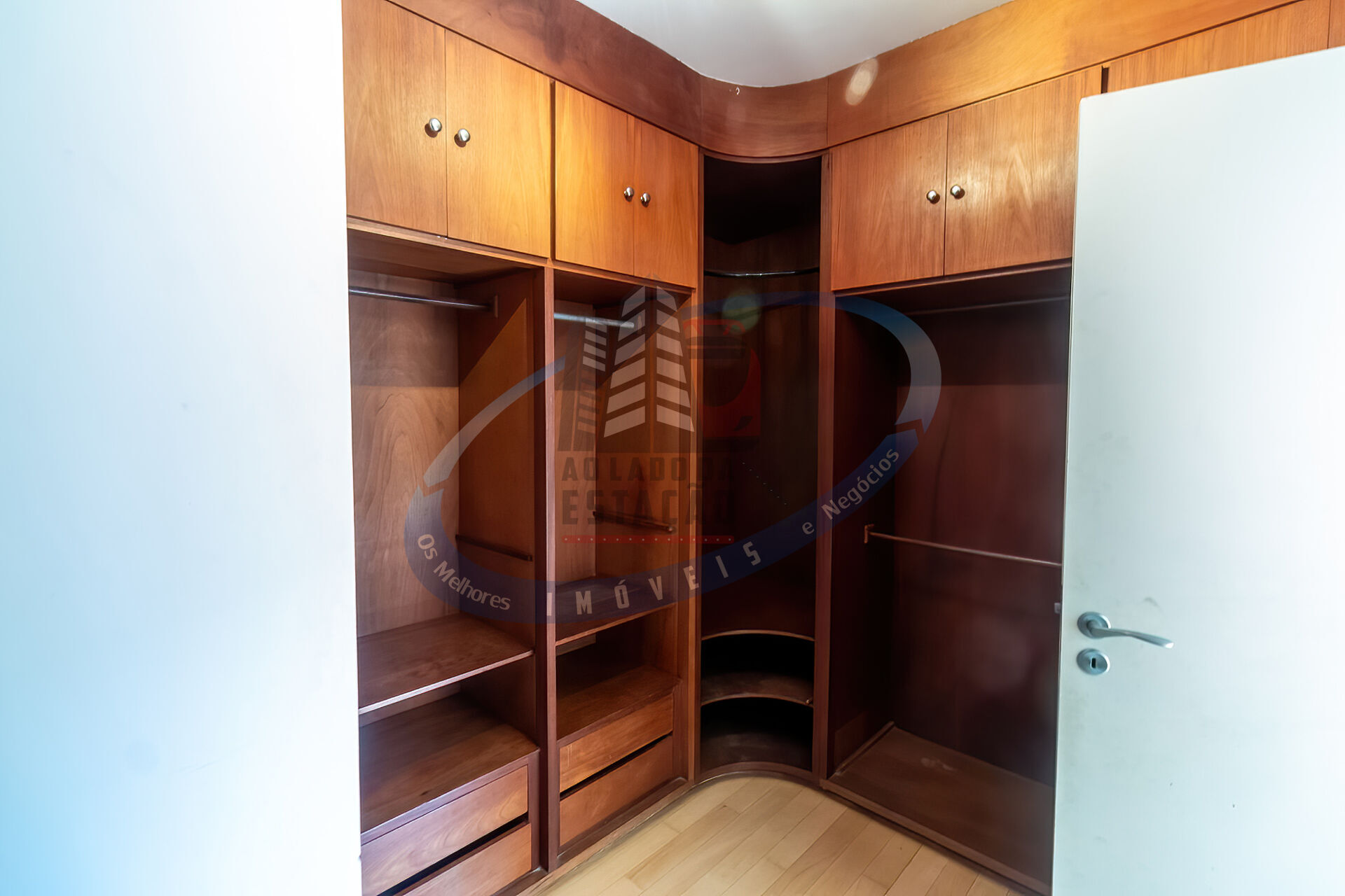 Apartamento para alugar com 3 quartos, 240m² - Foto 33
