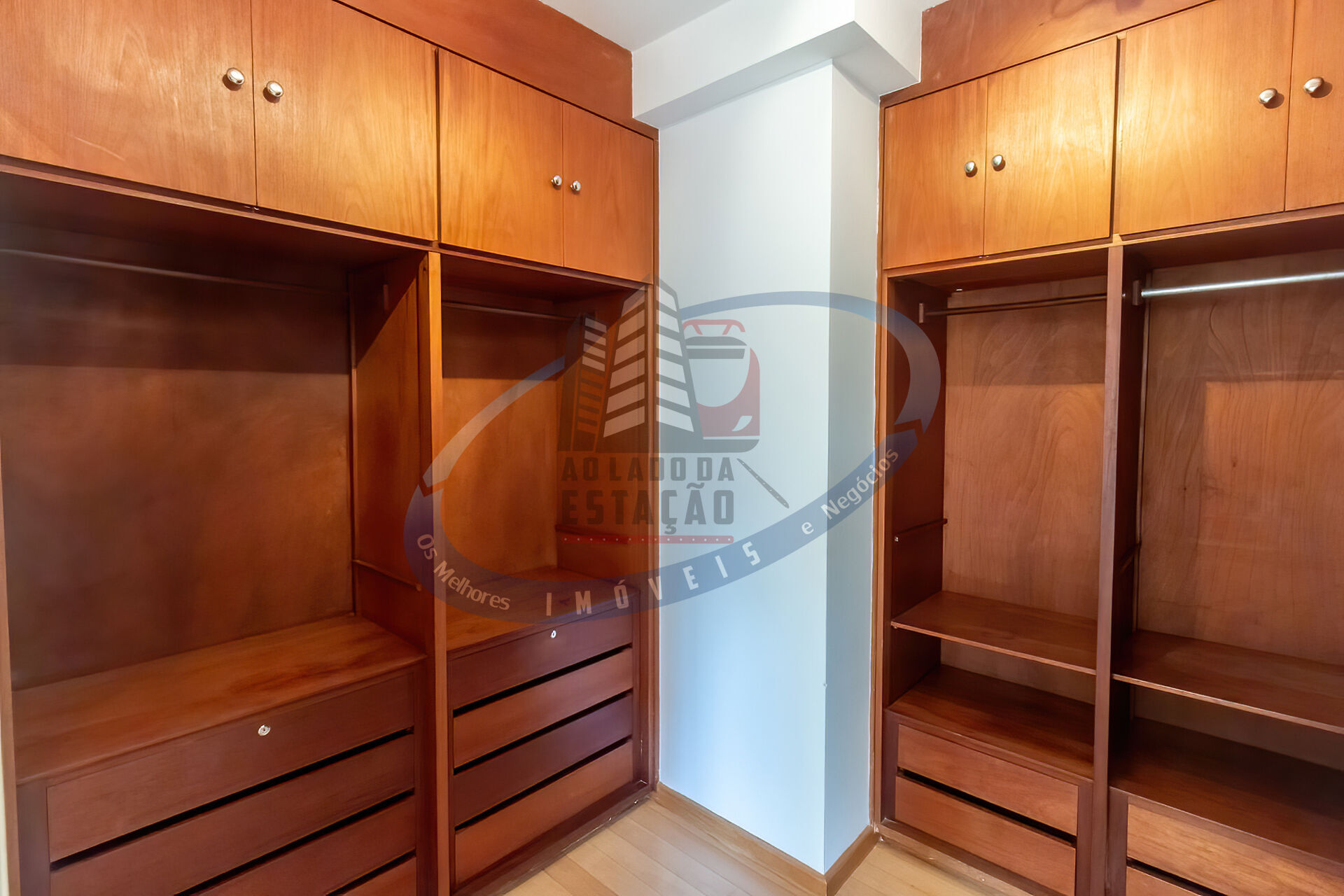 Apartamento para alugar com 3 quartos, 240m² - Foto 32