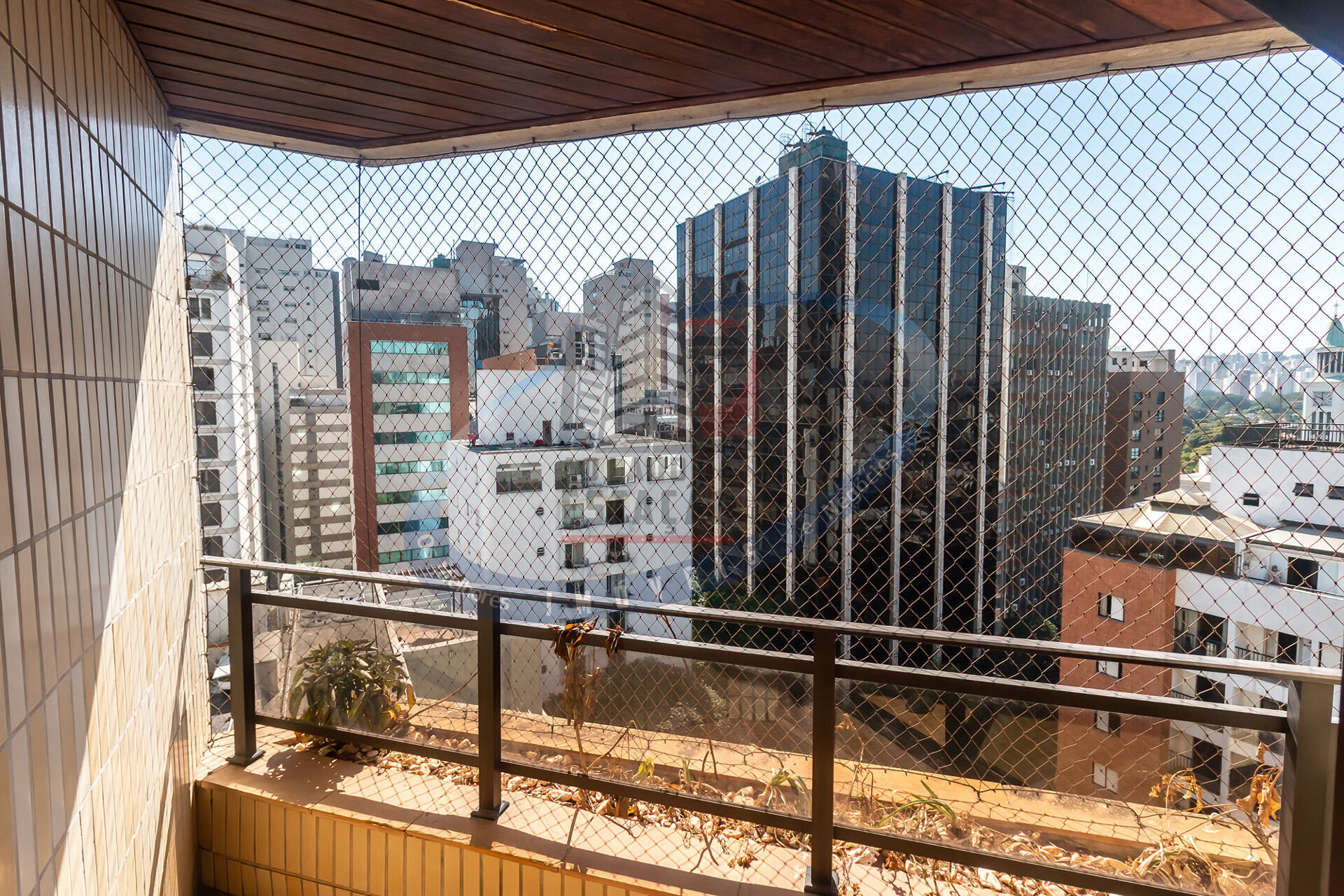 Apartamento para alugar com 3 quartos, 240m² - Foto 27
