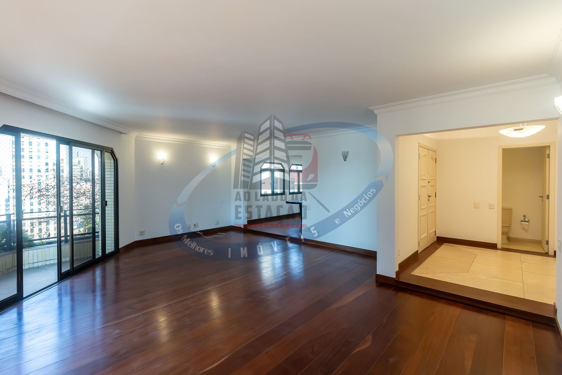 Apartamento para alugar com 3 quartos, 240m² - Foto 3