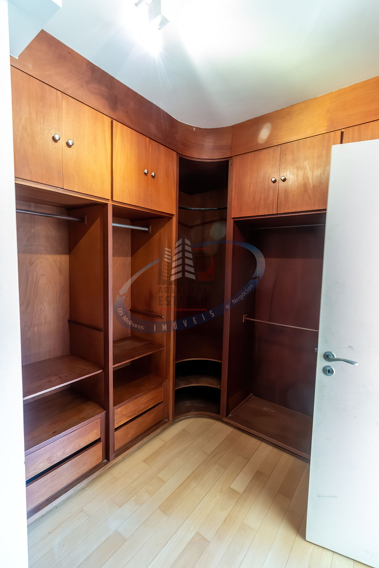 Apartamento para alugar com 3 quartos, 240m² - Foto 34