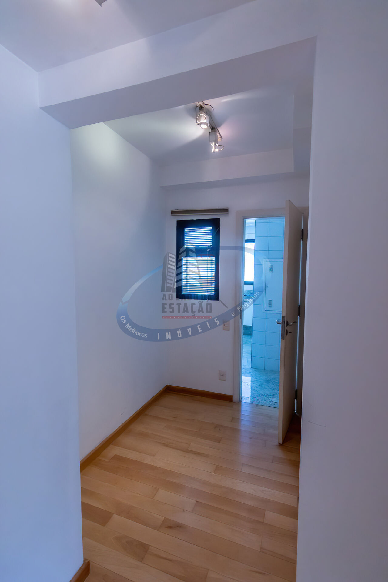 Apartamento para alugar com 3 quartos, 240m² - Foto 23
