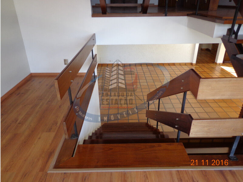 Casa à venda com 4 quartos, 840m² - Foto 11