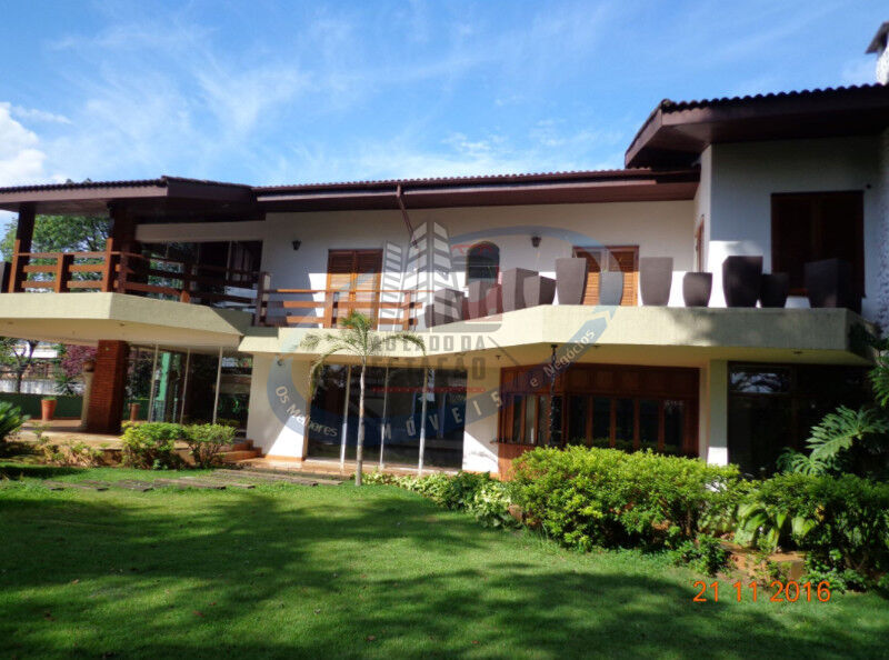 Casa à venda com 4 quartos, 840m² - Foto 2