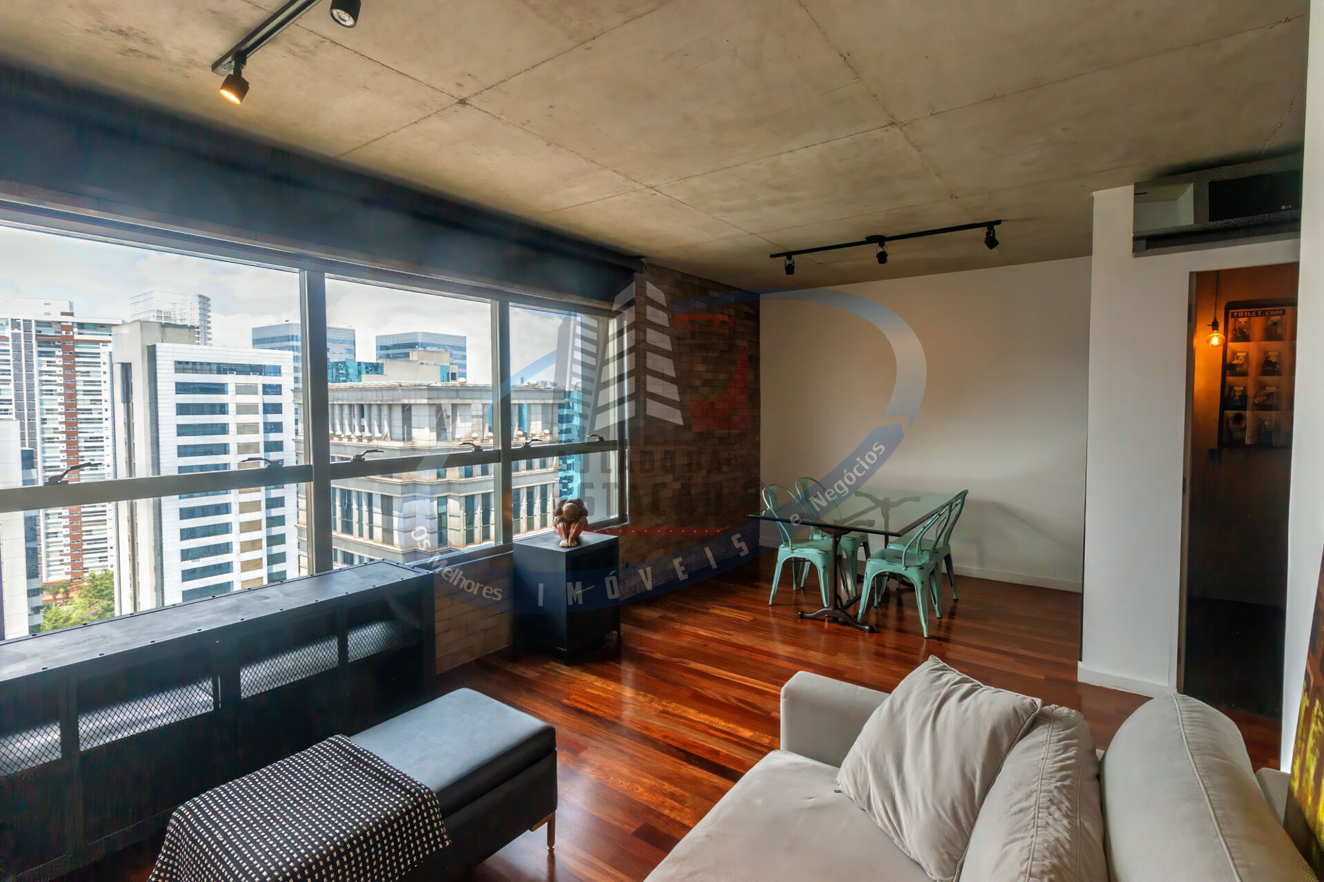 Apartamento para alugar com 1 quarto, 90m² - Foto 2