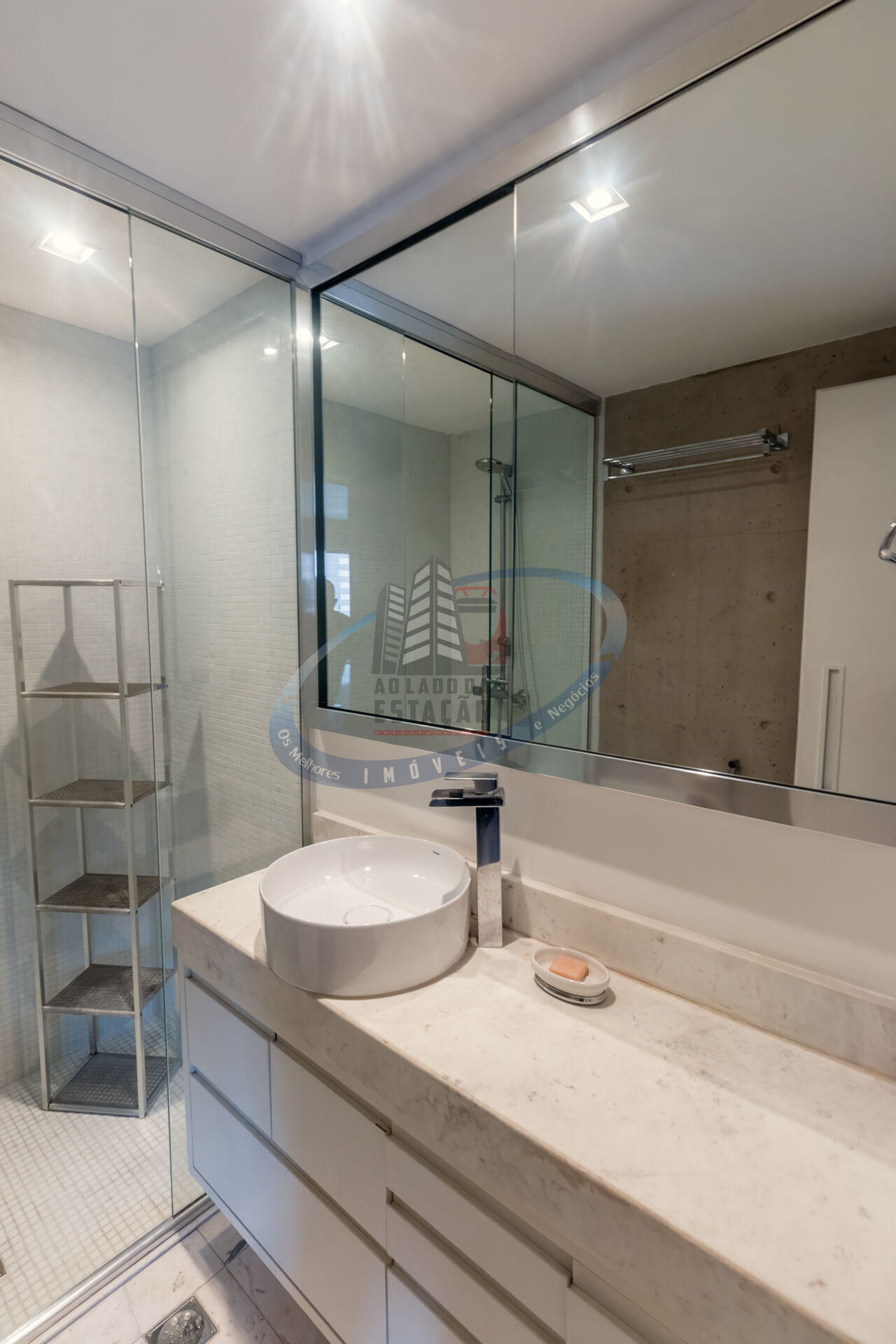 Apartamento para alugar com 1 quarto, 90m² - Foto 14