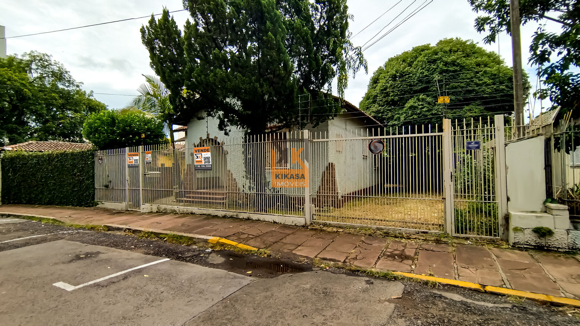 Casa, 4 quartos, 253 m² - Foto 1