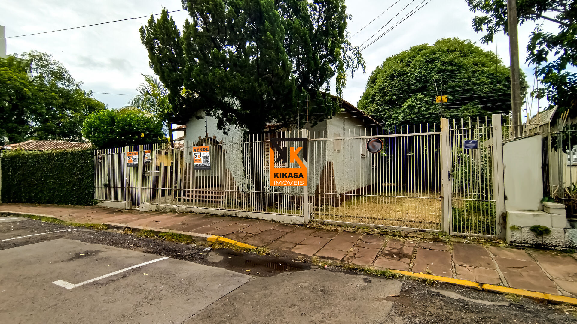 Casa, 4 quartos, 253 m² - Foto 1