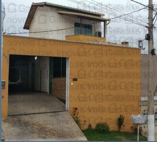 Casa à venda com 2 quartos, 120m² - Foto 1