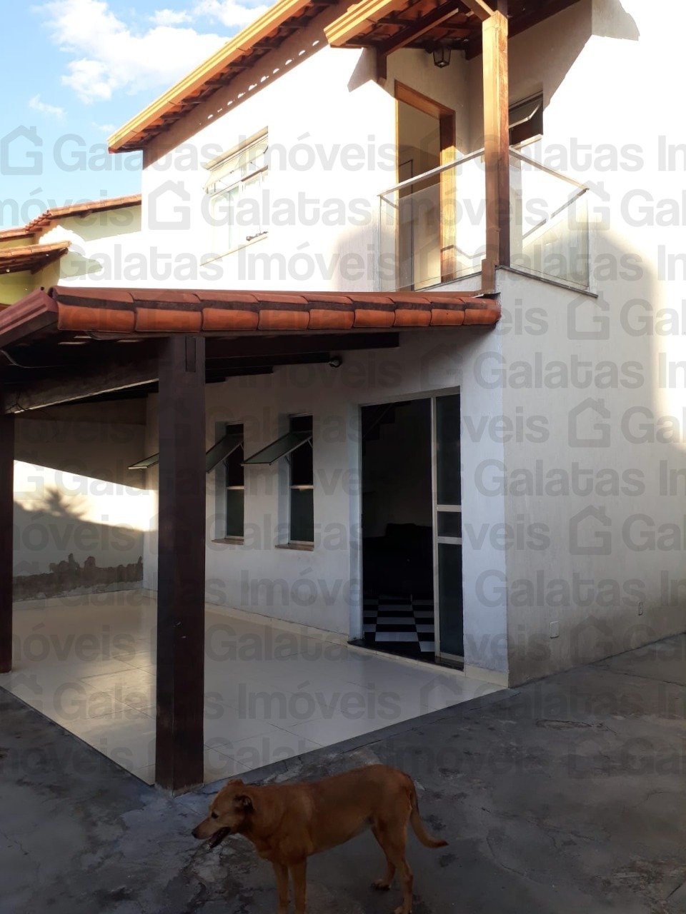Casa à venda com 3 quartos, 160m² - Foto 1