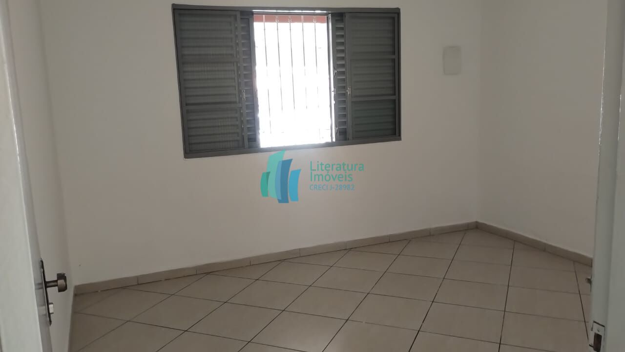 Casa para alugar com 3 quartos, 119m² - Foto 2