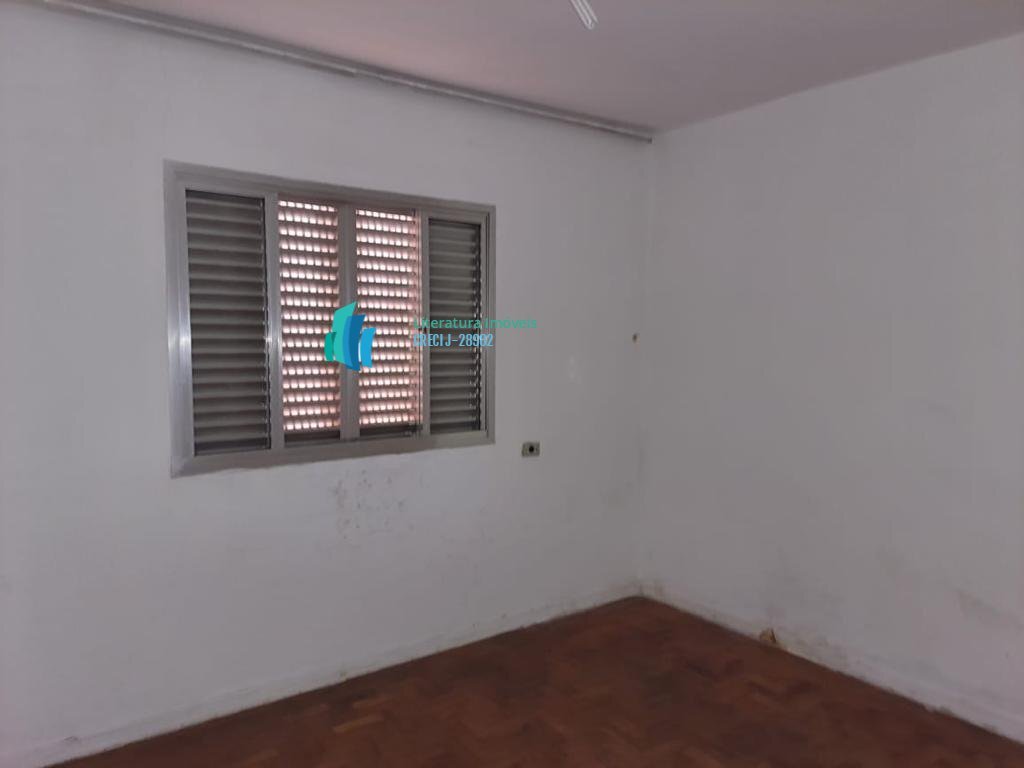 Casa para alugar com 4 quartos, 225m² - Foto 5