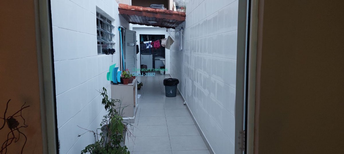 Sobrado à venda com 4 quartos, 194m² - Foto 1